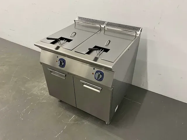 Electrolux - xp700 - dubbele friteuse (2023) - afbeelding 15 van  19
