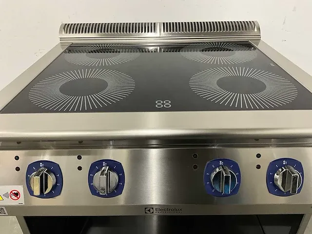 Electrolux - xp700 - hp 4-pits inductie fornuis (2023) - afbeelding 3 van  11