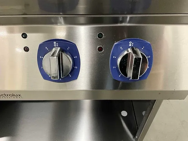 Electrolux - xp700 - hp 4-pits inductie fornuis (2023) - afbeelding 7 van  11