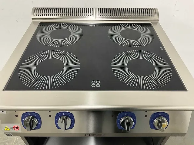 Electrolux - xp700 - hp 4-pits inductie fornuis (2023) - afbeelding 11 van  11