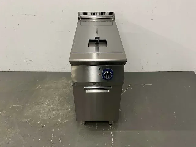Electrolux - xp900 - enkele friteuse (2022) - afbeelding 1 van  14