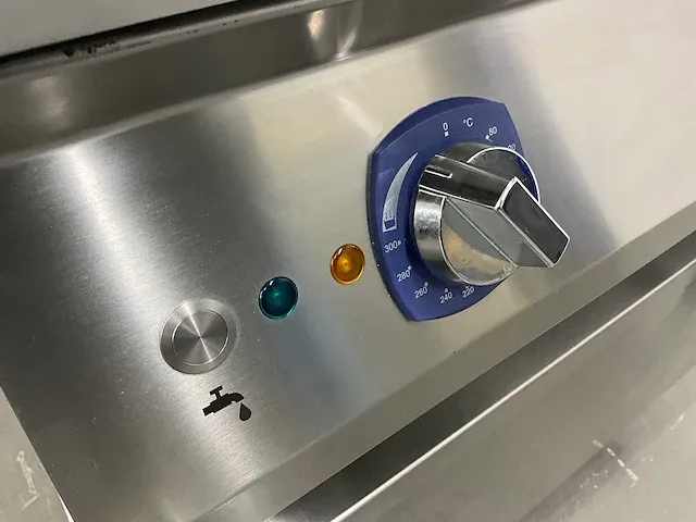 Electrolux - xp900 - kantelbare braadpan 80 liter (2022) - afbeelding 6 van  13