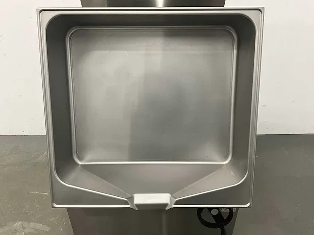 Electrolux - xp900 - kantelbare braadpan 80 liter (2022) - afbeelding 12 van  13