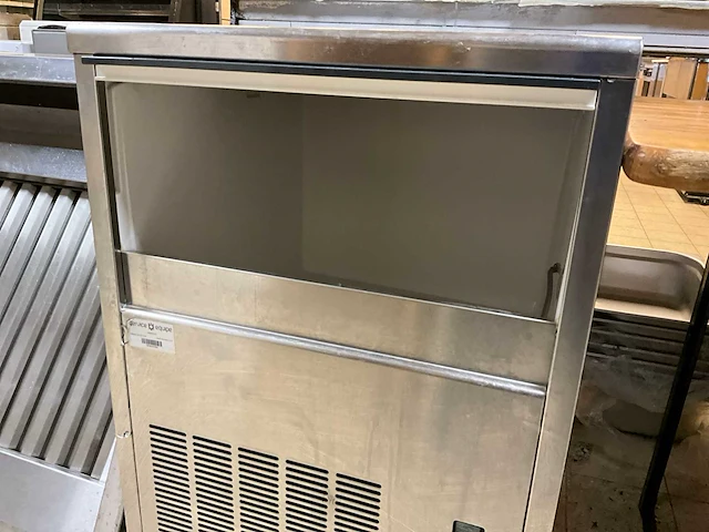 Electrolux 730533 crushed ijsmachine - afbeelding 3 van  8