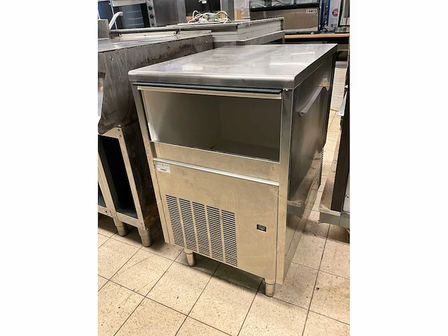 Electrolux 730533 crushed ijsmachine - afbeelding 3 van  8