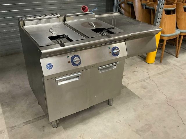 Electrolux e7freh2ffo dubbele friteuse - afbeelding 2 van  4