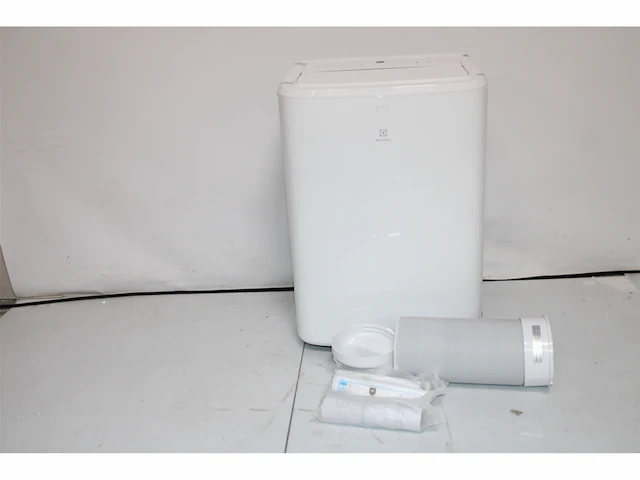 Electrolux exp26u339aw comfort 600 draagbare airconditioner licht en compact wit - afbeelding 2 van  2