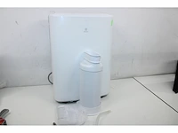 Electrolux exp26u339aw comfort 600 draagbare airconditioner wit, licht en compact - afbeelding 2 van  3