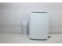 Electrolux exp26u339aw comfort 600 draagbare airconditioner wit, licht en compact - afbeelding 2 van  3
