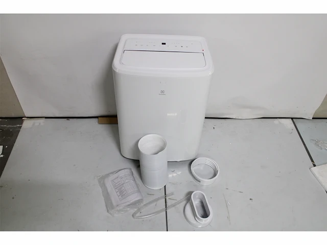Electrolux exp26u339aw comfort 600 draagbare airconditioner wit, licht en compact - afbeelding 2 van  2