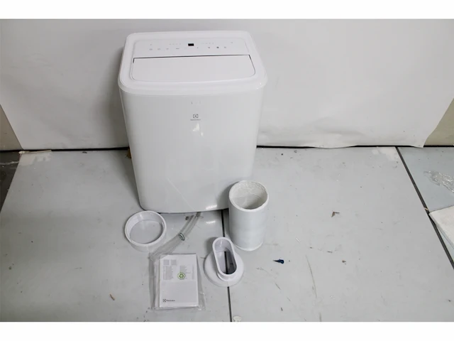 Electrolux exp26u339aw comfort 600 draagbare airconditioner wit, licht en compact - afbeelding 2 van  2