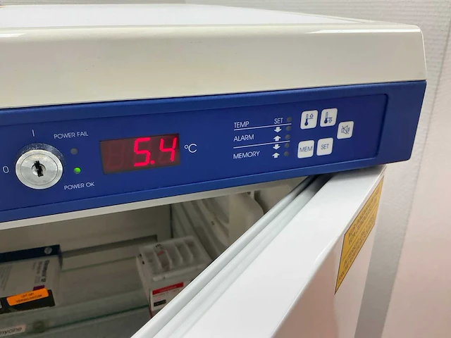 Electrolux ml 150 laboratorium koelkast - afbeelding 2 van  4