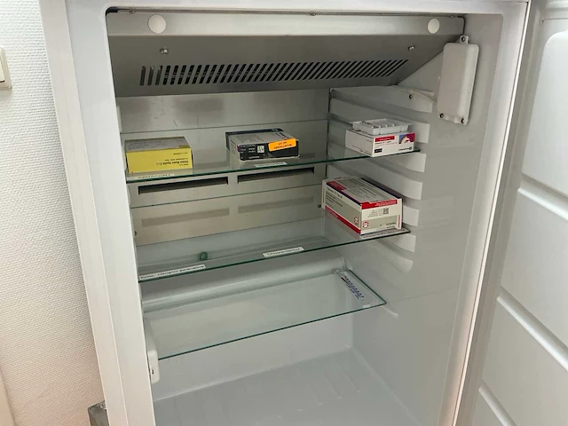 Electrolux ml 150 laboratorium koelkast - afbeelding 3 van  4