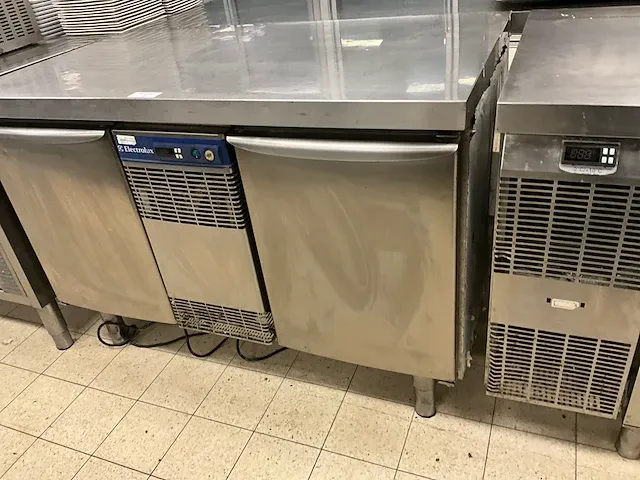 Electrolux rcdf2 m20 vrieswerkbank - afbeelding 2 van  8