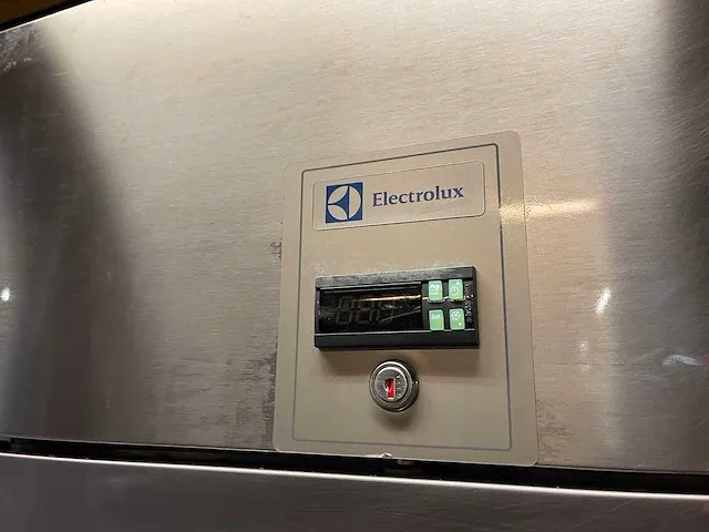 Electrolux re471fn koelkast - afbeelding 2 van  4