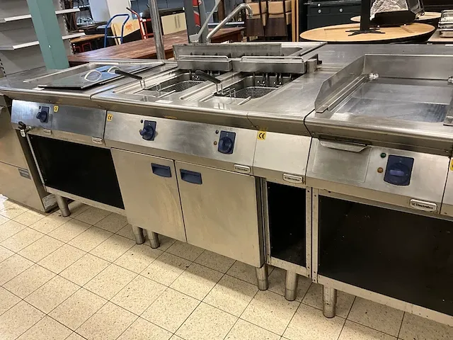 Electrolux tfr/e2d12 elektrische friteuse - afbeelding 1 van  10