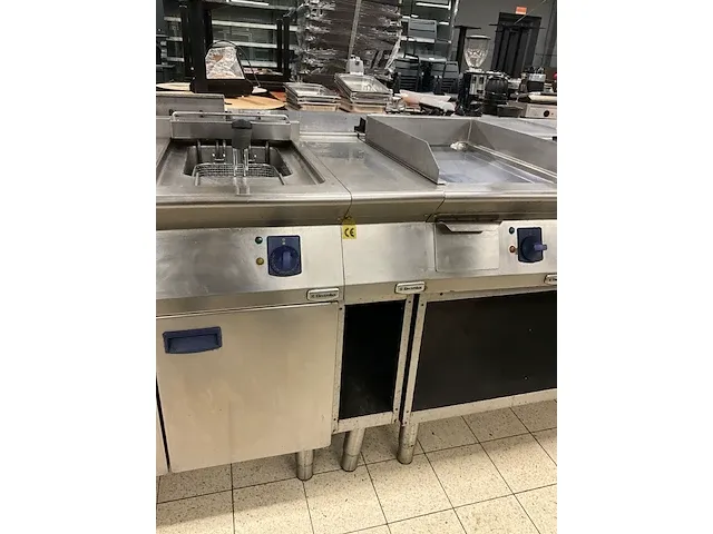 Electrolux tfr/e2d12 elektrische friteuse - afbeelding 4 van  10