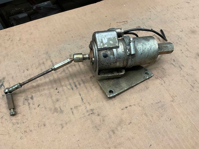 Electromotor - afbeelding 1 van  4