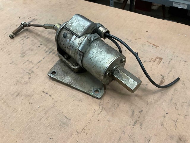 Electromotor - afbeelding 2 van  4