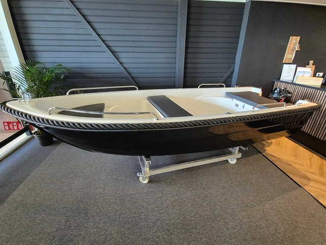 Elegance 400 sloep + suzuki df 2.5 4 takt - afbeelding 3 van  11