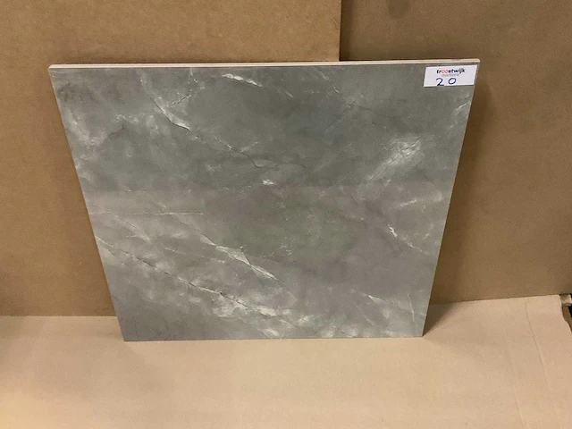 Elegant grijs gepolijst 60x60 cm tegel 54 m² - afbeelding 2 van  3