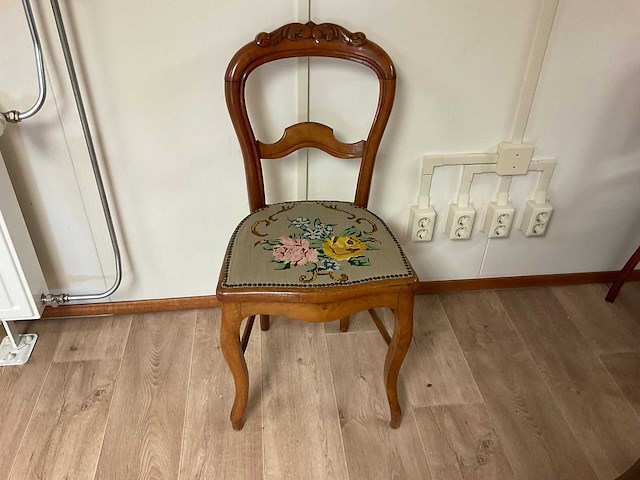 Elegante stoeltjes - afbeelding 3 van  5