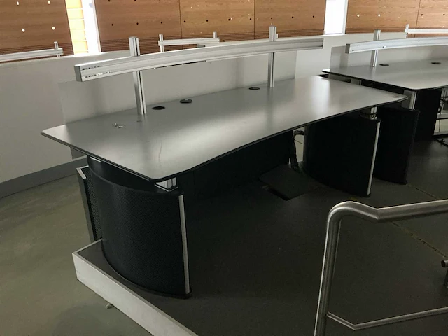 Elektrisch bureau - afbeelding 1 van  8