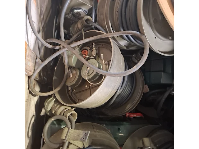 Elektrisch handgereedschap en werkplaatsinventaris, o.a. makita/metabo - afbeelding 7 van  18