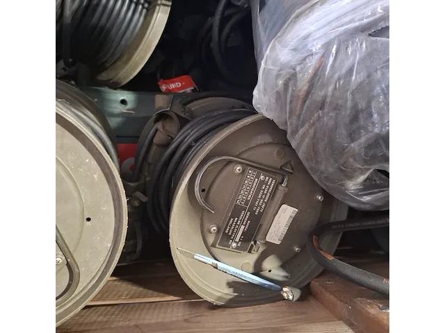 Elektrisch handgereedschap en werkplaatsinventaris, o.a. makita/metabo - afbeelding 9 van  18
