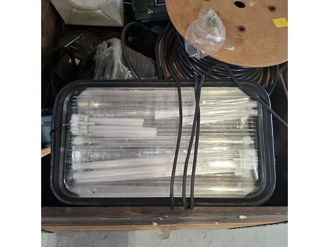 Elektrisch handgereedschap en werkplaatsinventaris, o.a. makita/metabo - afbeelding 15 van  18