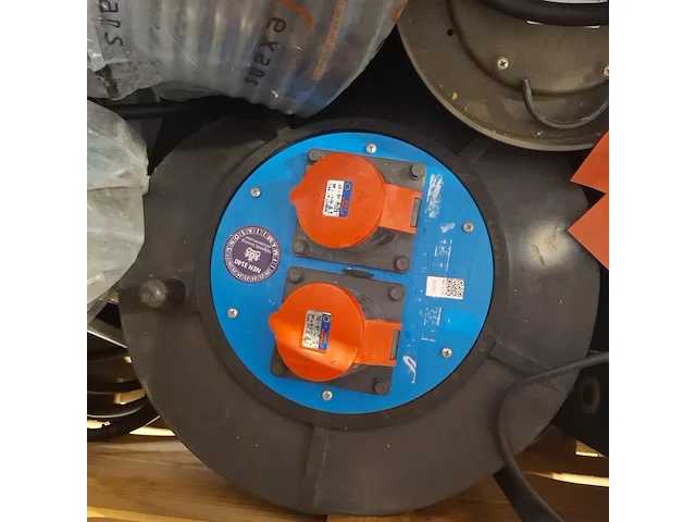 Elektrisch handgereedschap en werkplaatsinventaris, o.a. makita/metabo - afbeelding 16 van  18