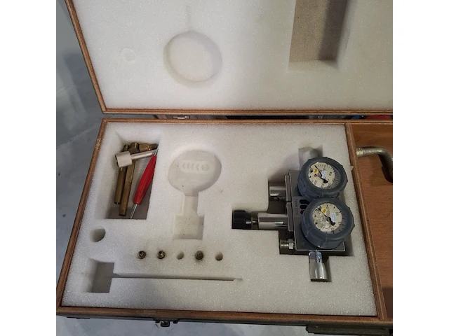 Elektrisch handgereedschap en werkplaatsinventaris, o.a. makita/metabo - afbeelding 17 van  18