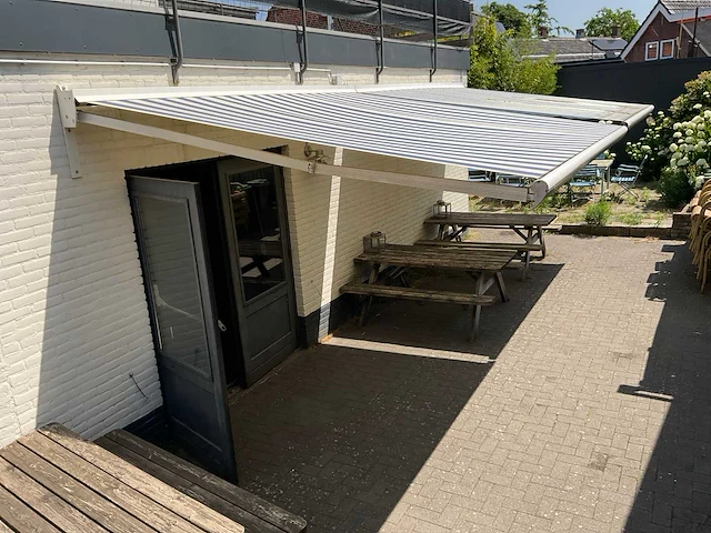Elektrisch knikarmscherm - afbeelding 2 van  5