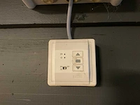 Elektrisch knikarmscherm - afbeelding 4 van  5