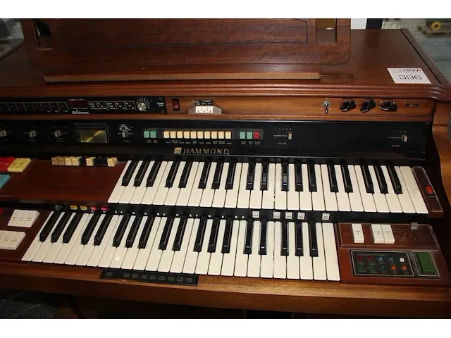 Elektrisch orgel hammond. afmeting 110x64 cm. hoogte 100cm. - afbeelding 3 van  4