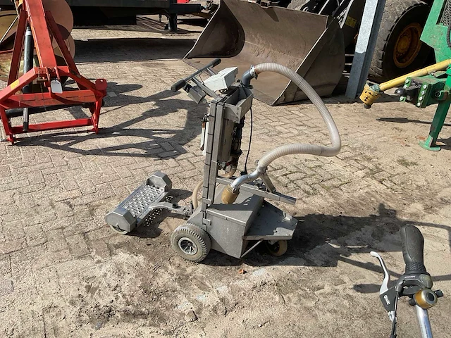 Elektrisch rvs voer doseer kar - afbeelding 1 van  8
