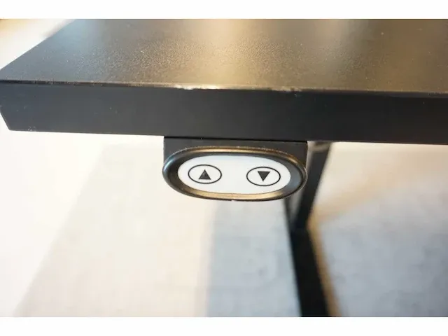 Elektrisch verstelbaar bureau - afbeelding 3 van  4