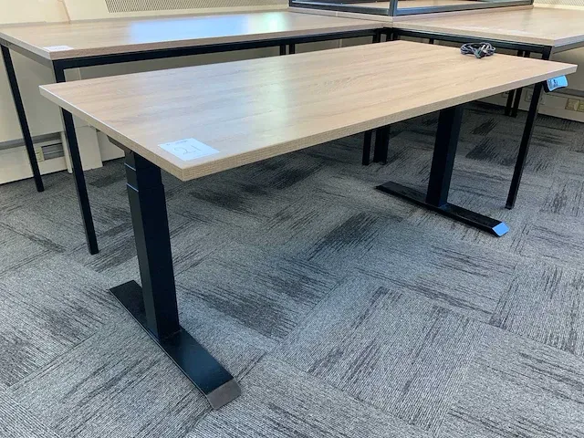 Elektrisch verstelbare bureautafel - afbeelding 1 van  5