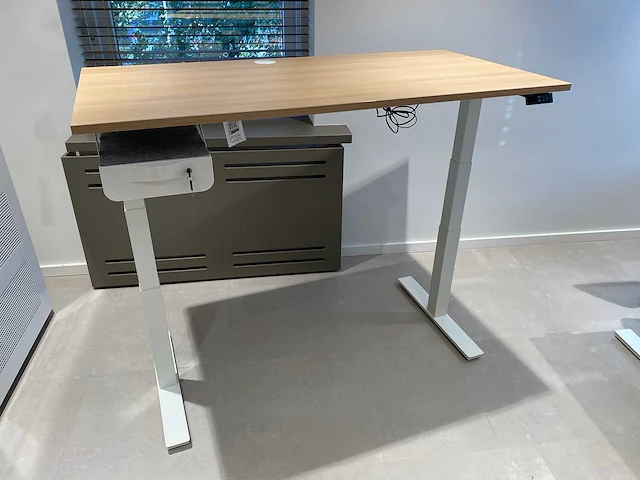 Elektrisch zit-sta bureau 160x80 met lade - afbeelding 1 van  26