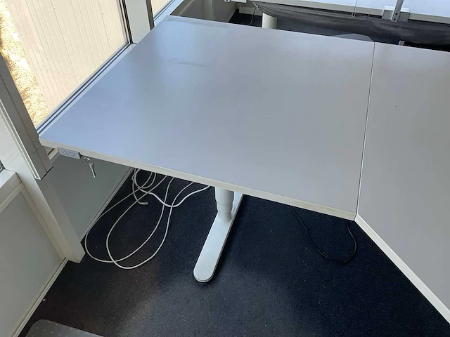 Elektrisch zit-sta hoekbureau - afbeelding 2 van  5