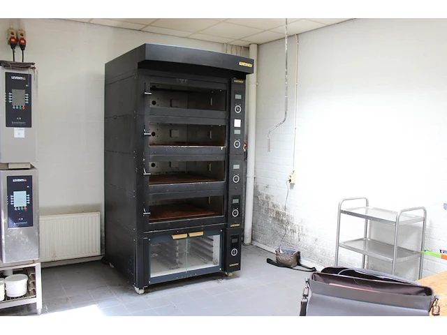 Elektrische bakoven wiesheu serie ebo86 bestaande uit 4 ovens x1630-n-bbeaa (400v), dampkap x0586-n-adaa (2... - afbeelding 1 van  5