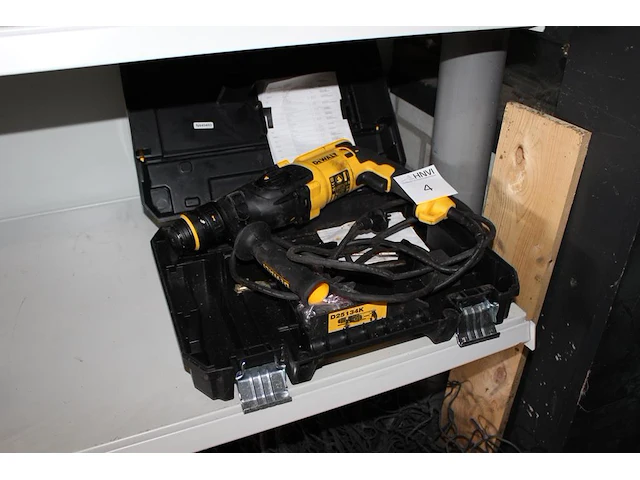 Elektrische boorhamer de walt type d25134. - afbeelding 2 van  2