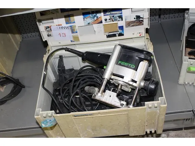 Elektrische bovenfrees festo type of 900 e in kunststoffen stapelbare koffer. - afbeelding 1 van  2