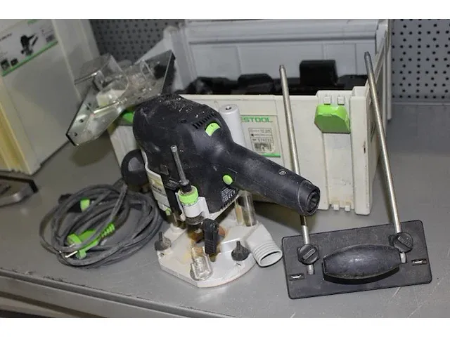 Elektrische bovenfrees festool type of 1010 ebq-plus in kunststoffen stapelbare koffer. - afbeelding 2 van  3