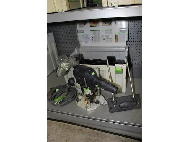 Elektrische bovenfrees festool type of 1010 ebq-plus in kunststoffen stapelbare koffer. - afbeelding 3 van  3