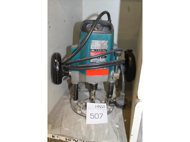 Elektrische bovenfrees makita 3612c. - afbeelding 2 van  2