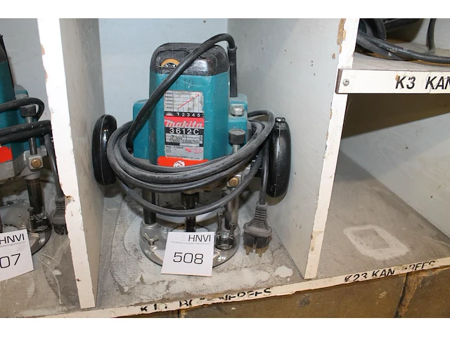 Elektrische bovenfrees makita 3612c. - afbeelding 1 van  2