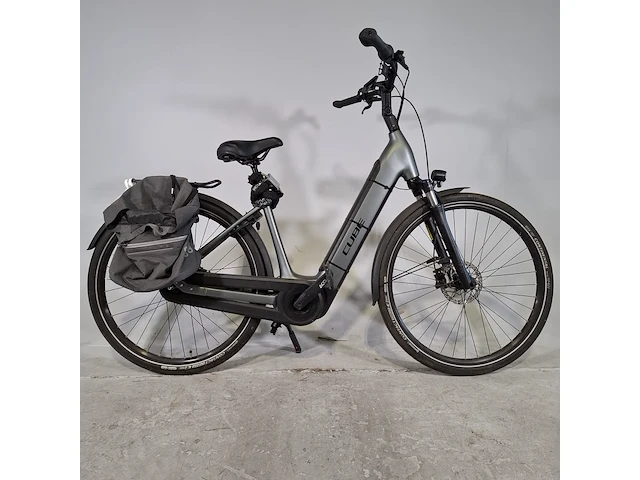 Elektrische damesfiets cube - afbeelding 1 van  19