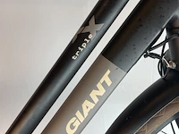 Elektrische damesfiets giant, triple x, zwart - afbeelding 3 van  8