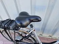 Elektrische damesfiets koga miyata, tesla, blauw-zilver - afbeelding 3 van  9